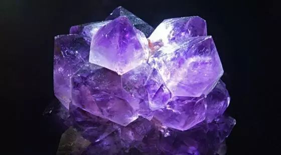 风水摆件：紫水晶与粉水晶的功效与作用