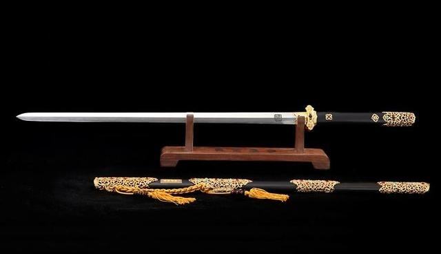 家居风水禁忌摆件之刀剑