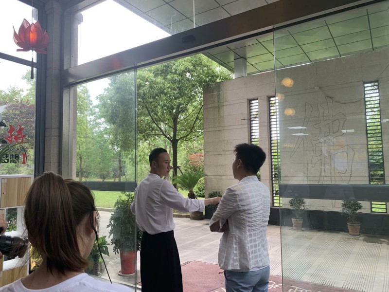 皇极风水师秦阳明受邀为上海某限公司堪舆办公室风水